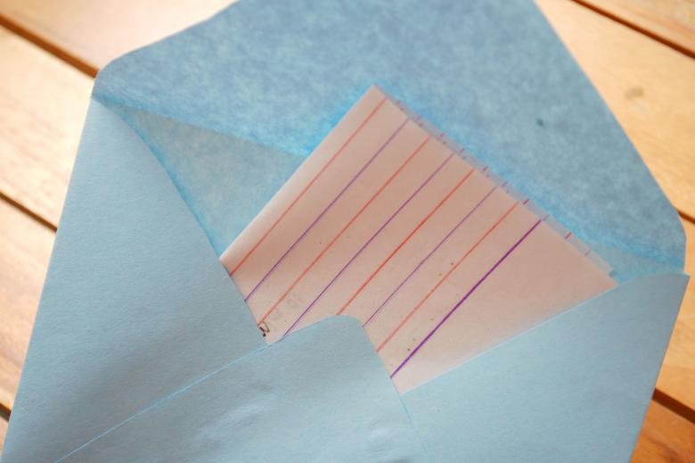 Конверт из бумаги 