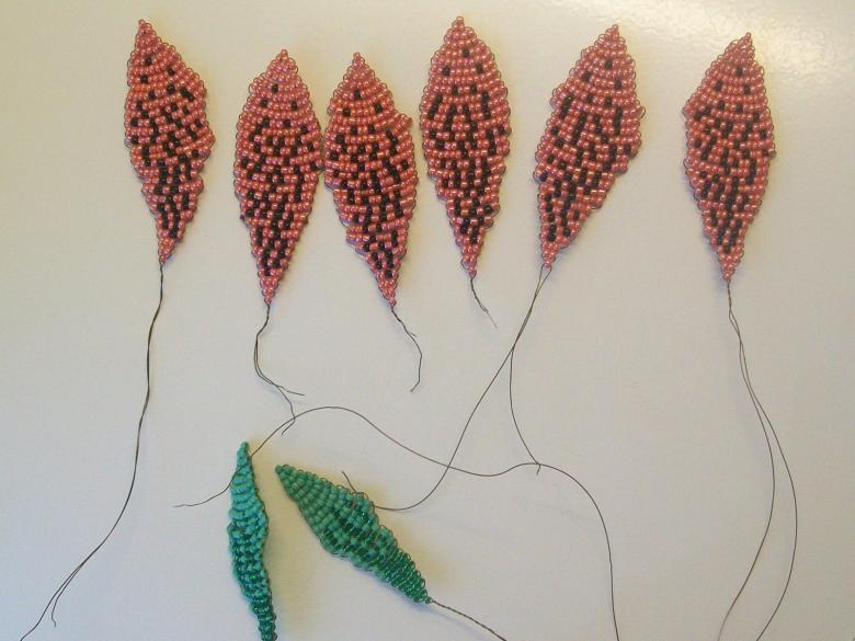 Инструкция сбора лепестков для лилии из бисера 