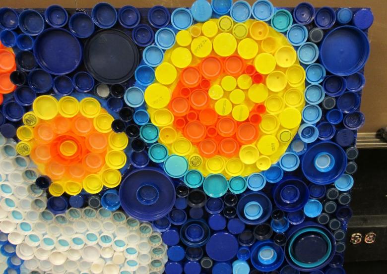 Поделки из пластиковых крышек от бутылок