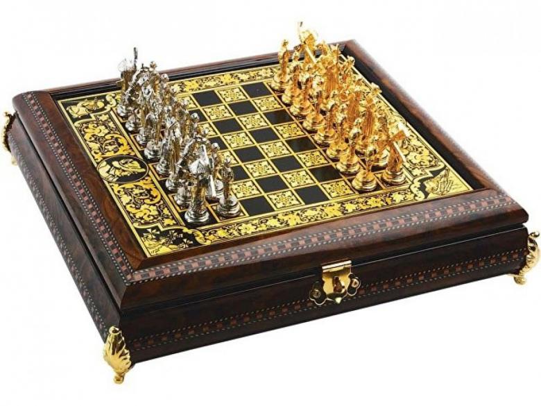 Подарочный шахматный набор 