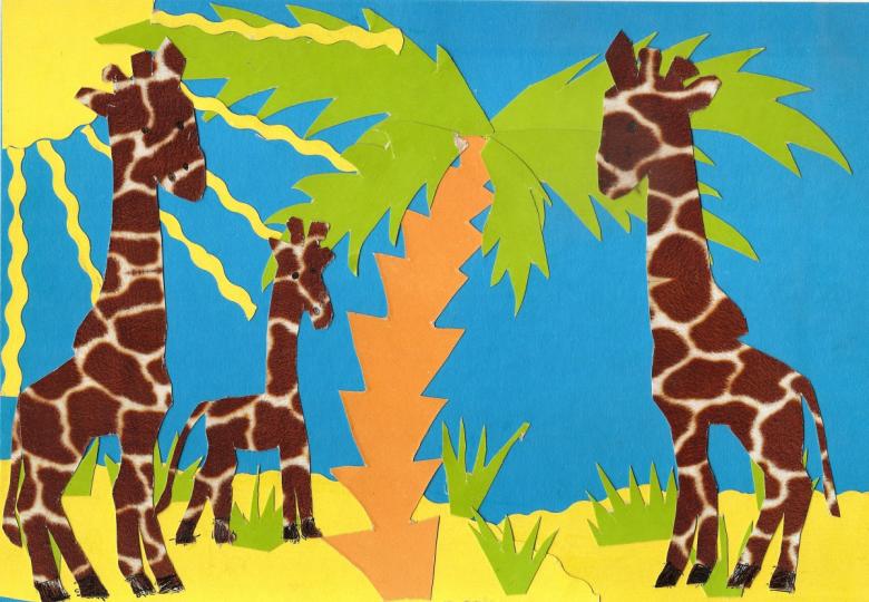 Аппликация жирафов из картона и цветной бумаги