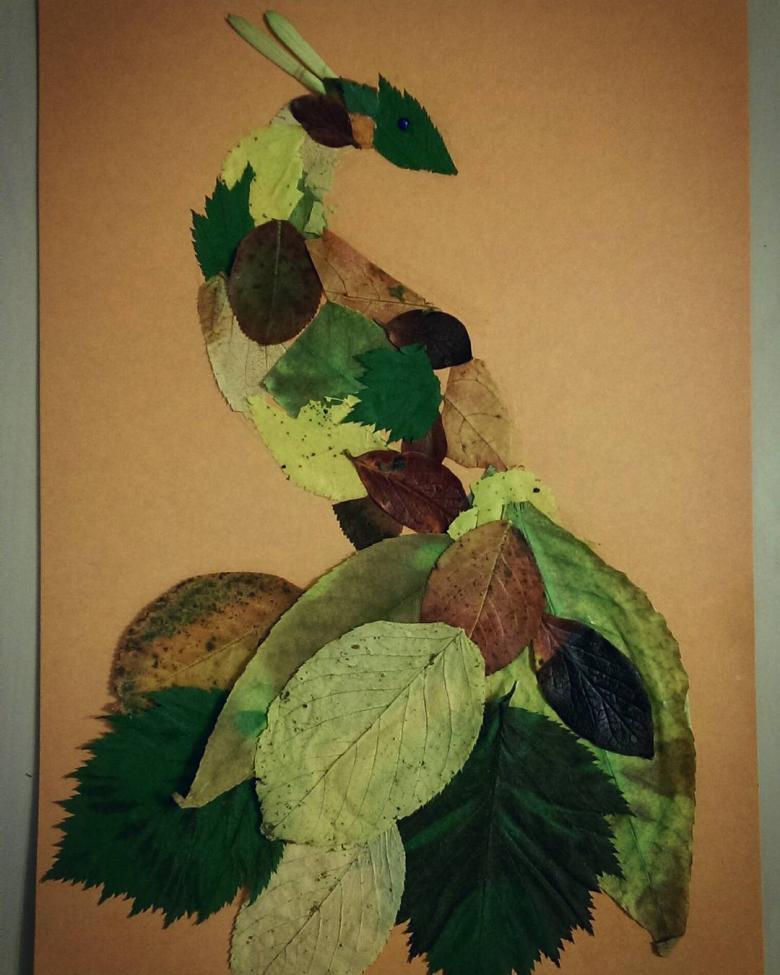 Аппликация птиц  из листьев и цветной бумаги 