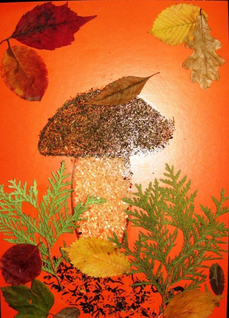 Аппликация грибов  из листьев и цветной бумаги 