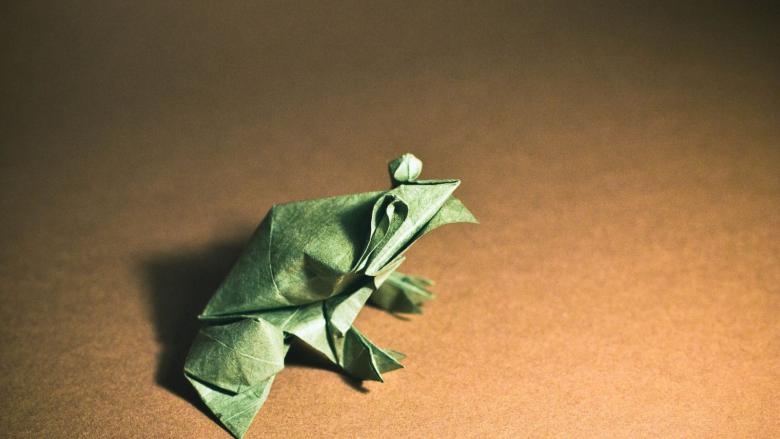 Лягушка оригами 