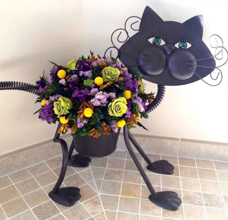 подставка под цветы в форме кота