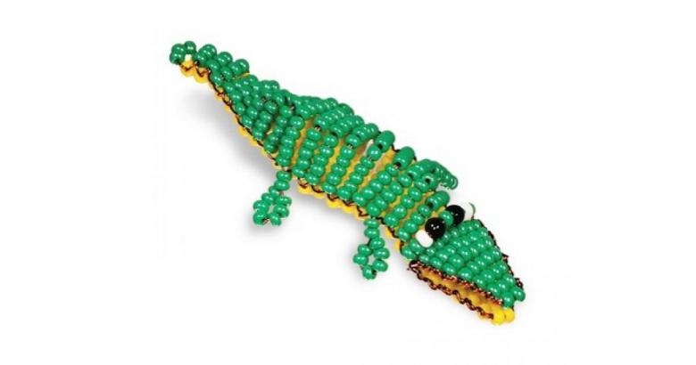 Крокодила из зеленого бисера и проволоки