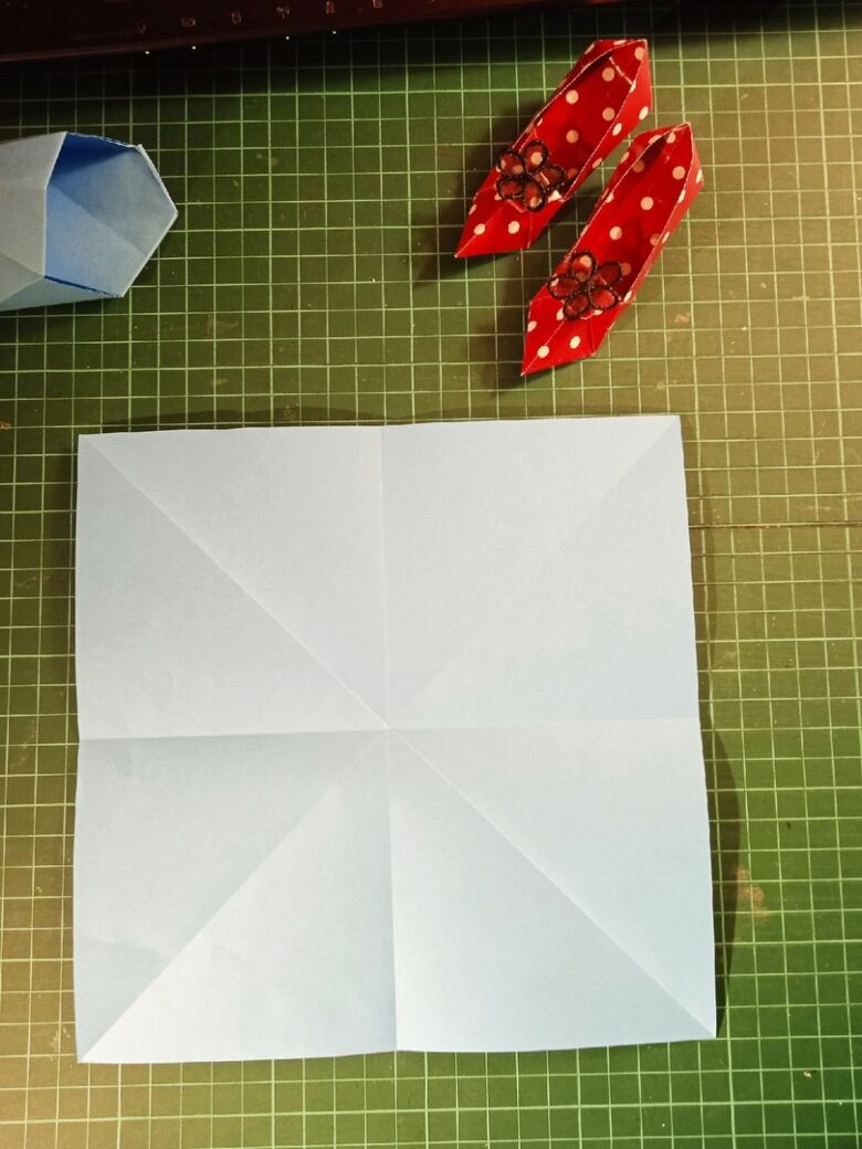 Оригами туфелька - шаг 13